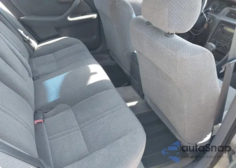 2000 Toyota Camry Ce/Le/Xle из США, поврежденный, VIN 4T1BG22K5YU632071